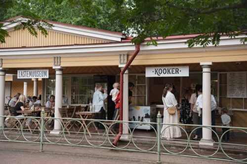 Kooker Kadriorg asub Miiamilla lastemuuseumiga samas hoones.