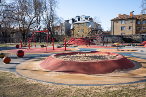 Lastekodu 32 mänguväljak Tallinnas.
